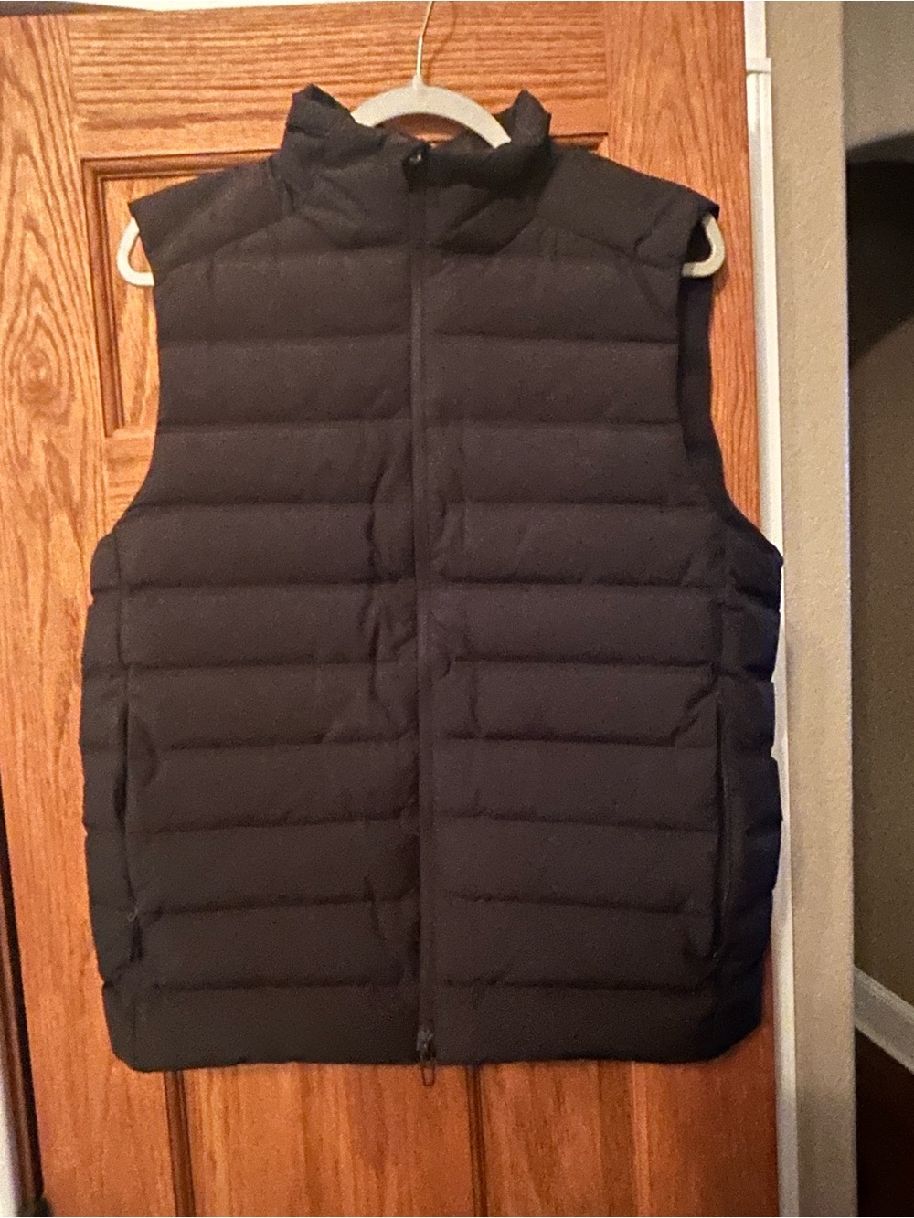 lululemon athletica Men's Black Quilted Puffer Jacket - Picture 3 of 3